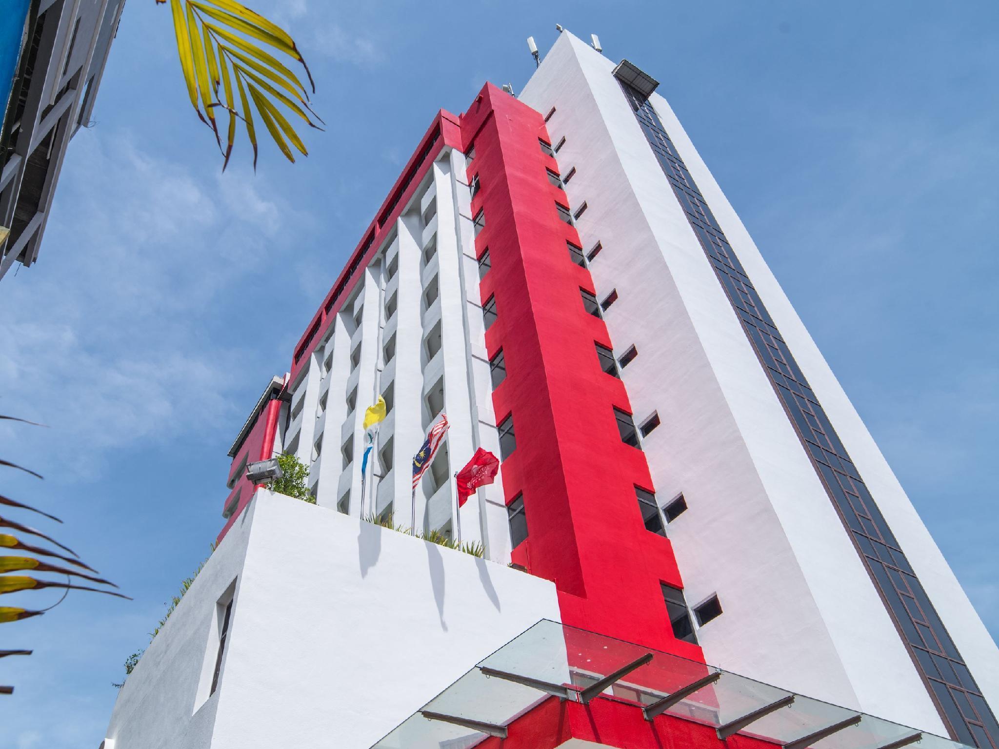 Hotel Sentral Seaview @ ​Beachfront Танджунг-Бунгах Екстер'єр фото